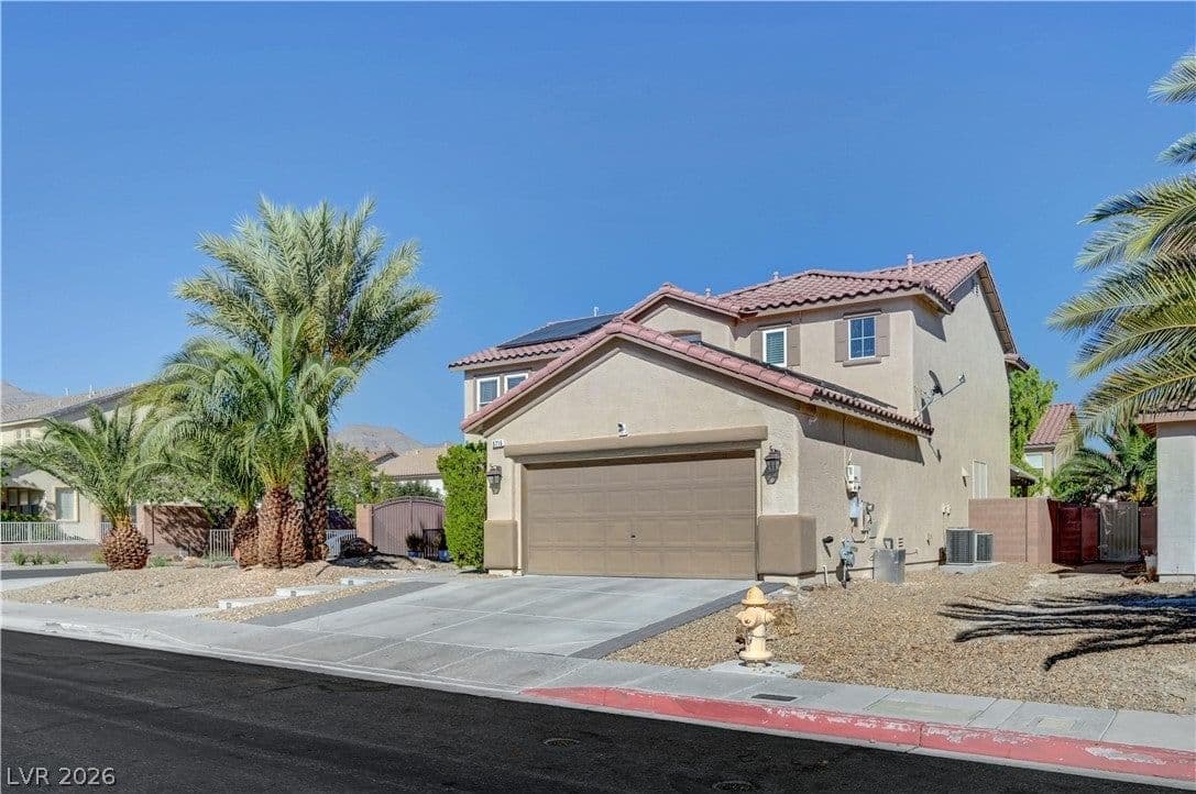 8716 Melissa Meadows Street photo 2