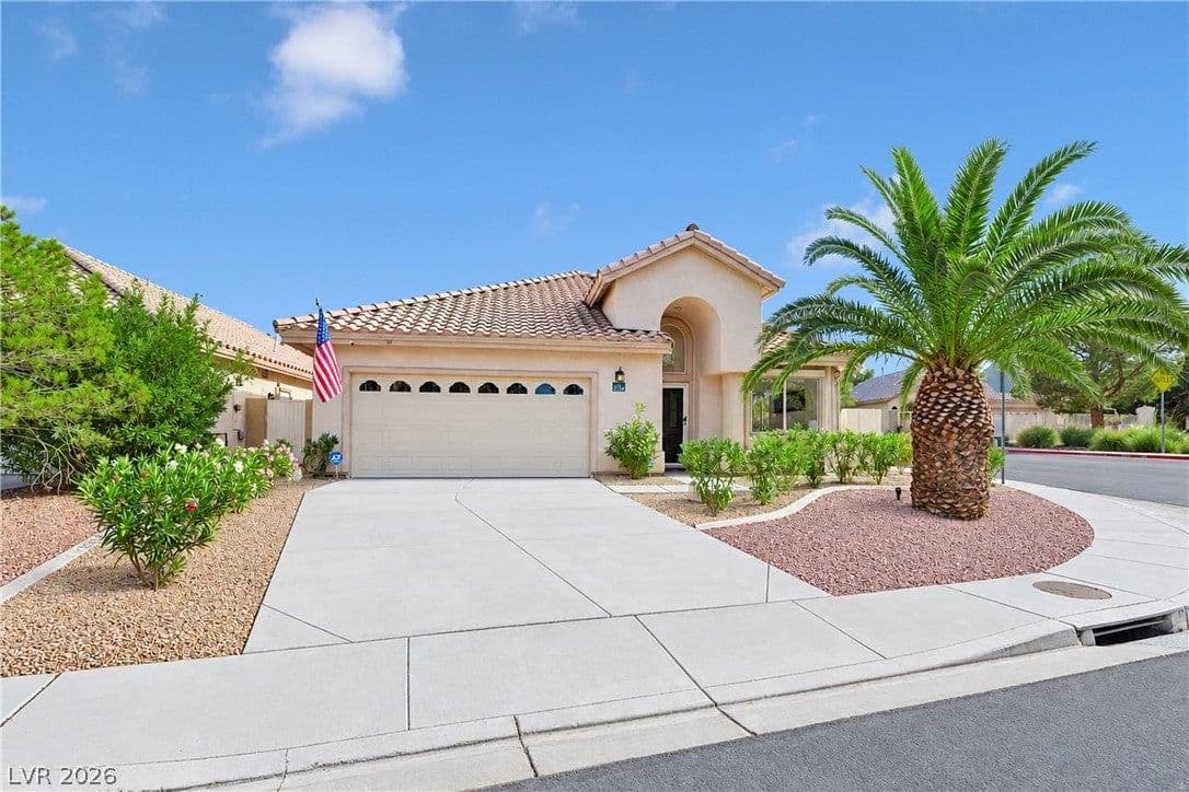 2154 Eaglepath Circle photo 2