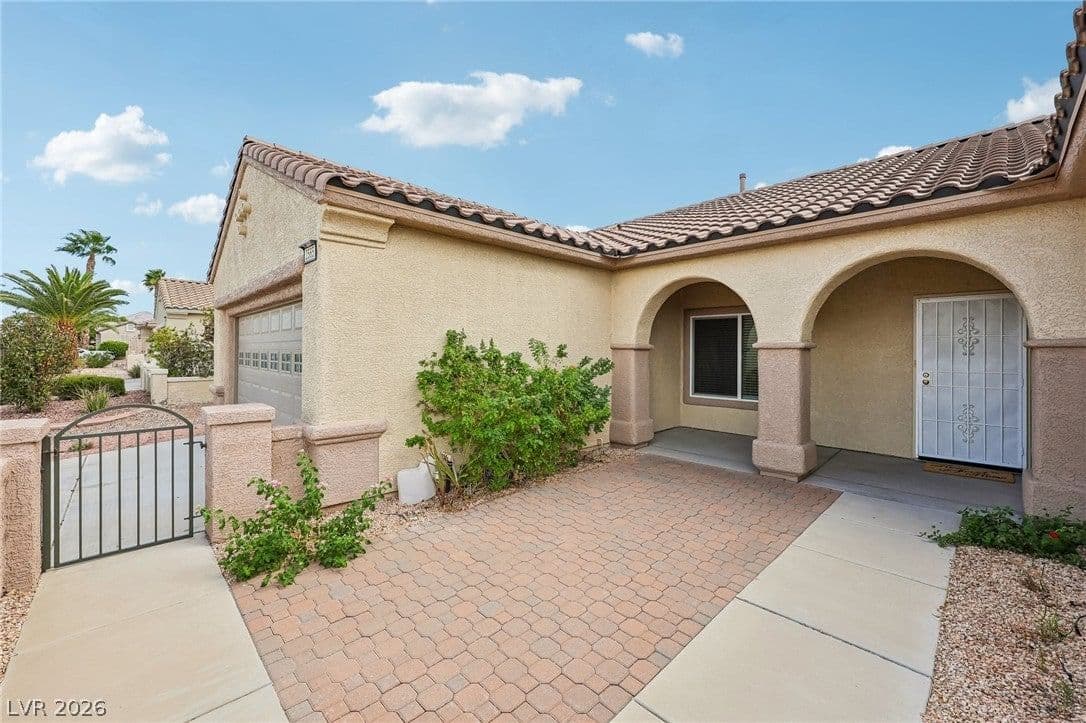 2565 Gilbertville Avenue photo 4