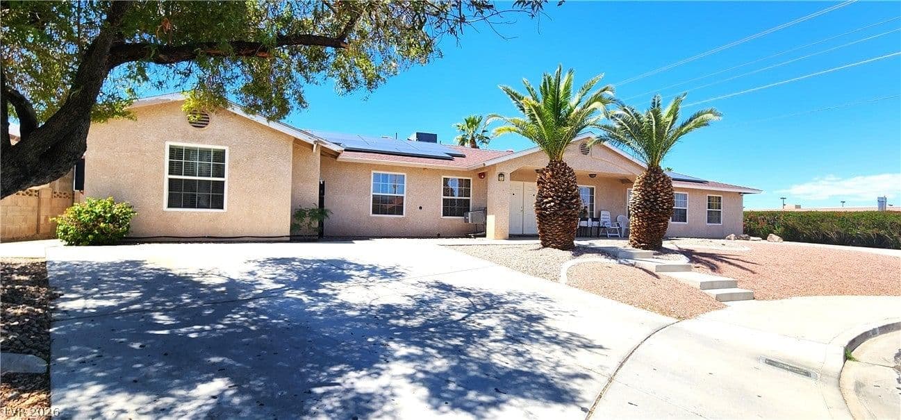 4119 Meadowglen Circle photo 2