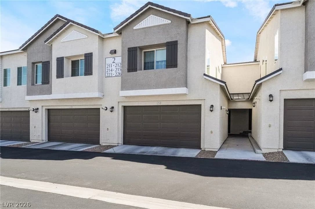 524 Shophia Skye Street photo 2