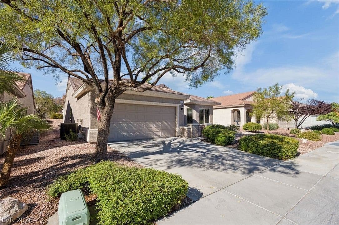 2127 Tiger Links Drive photo 2