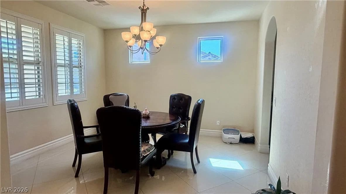 328 Cranstonhill Drive photo 4