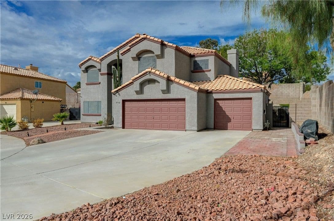 4713 Sun Glory Court photo 3