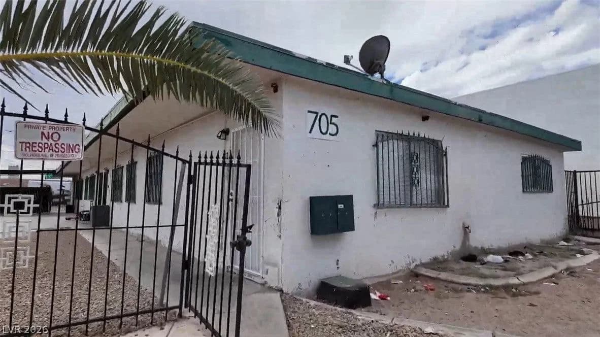 705 Morgan Avenue photo 2