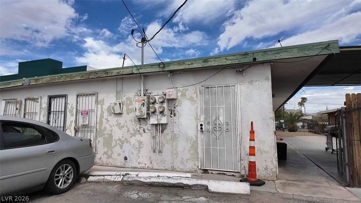 705 Morgan Avenue photo 5
