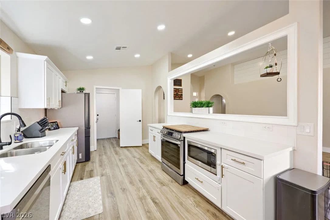 904 Abilene Street photo 4
