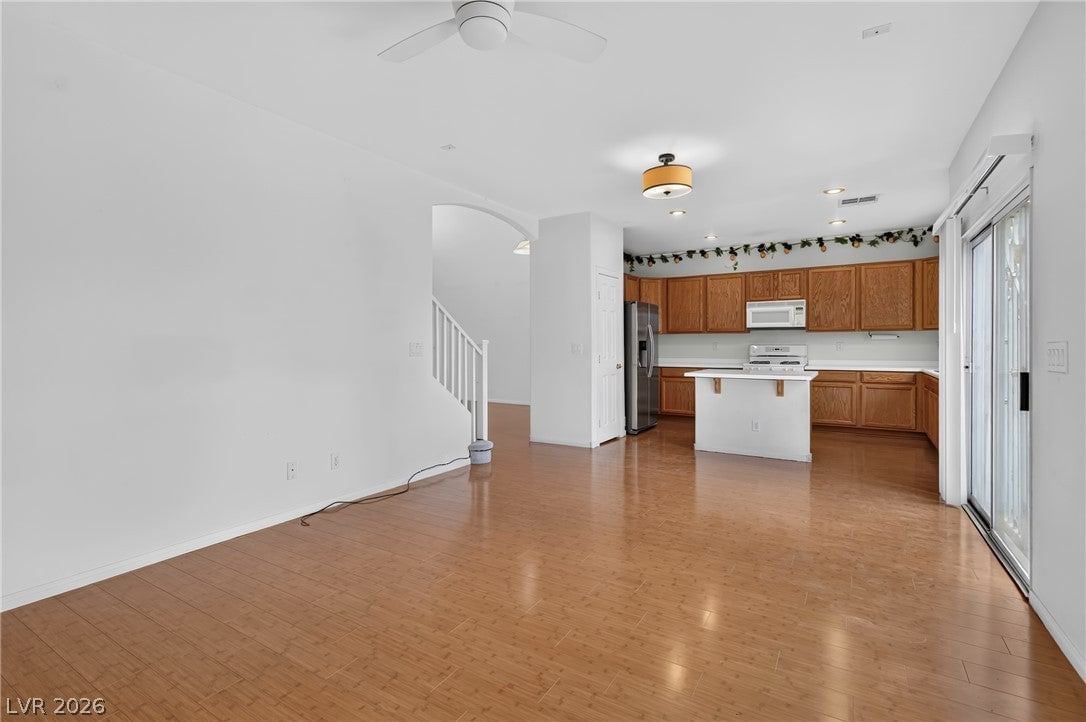 4871 Lionesse Court photo 2