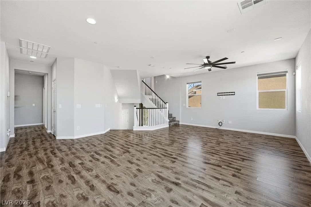 924 Tasker Pass Avenue photo 5