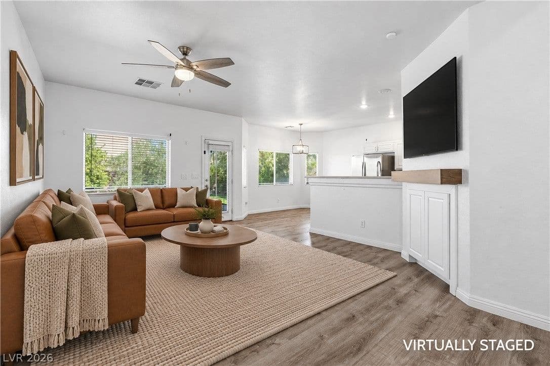 2204 Spartan View Court photo 2