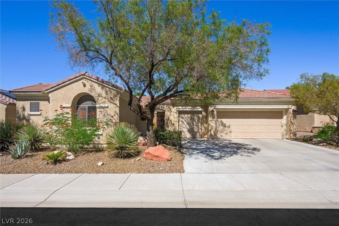 3040 Stratmoor Hills Avenue photo 2