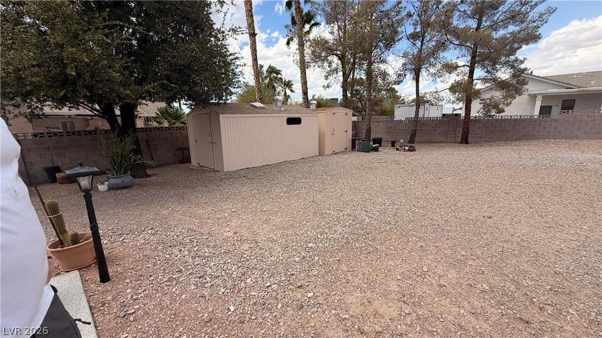 1560 Arabian Drive photo 5