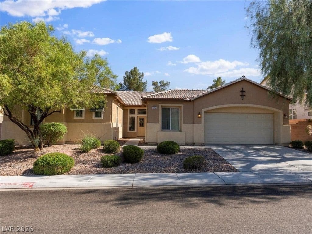 1217 Silent Sunset Avenue photo 2