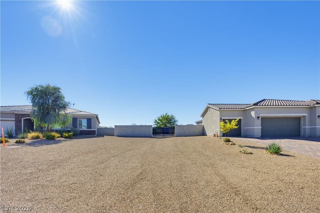 4931 Sandalwood Drive photo 3