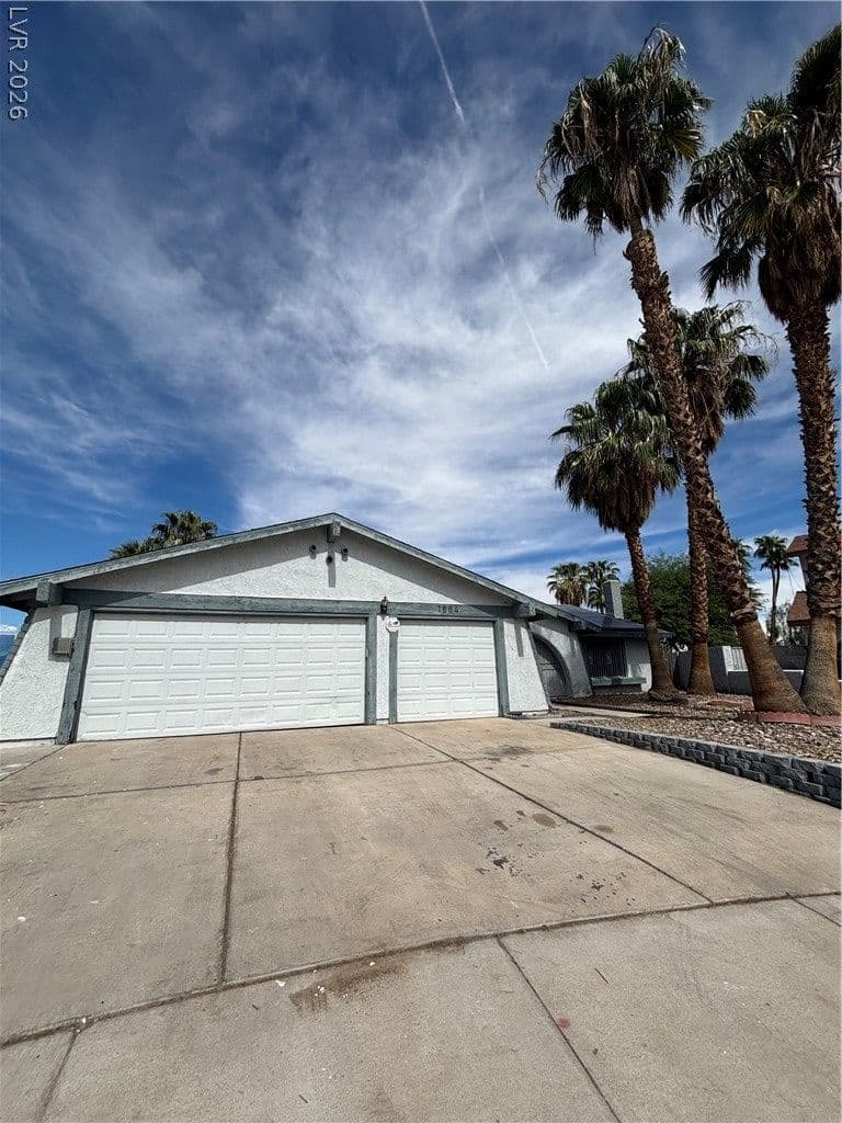 1664 Caliente Court photo 2