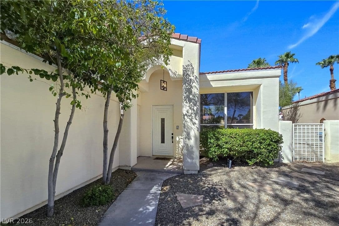 5205 Coral Glow Court photo 2
