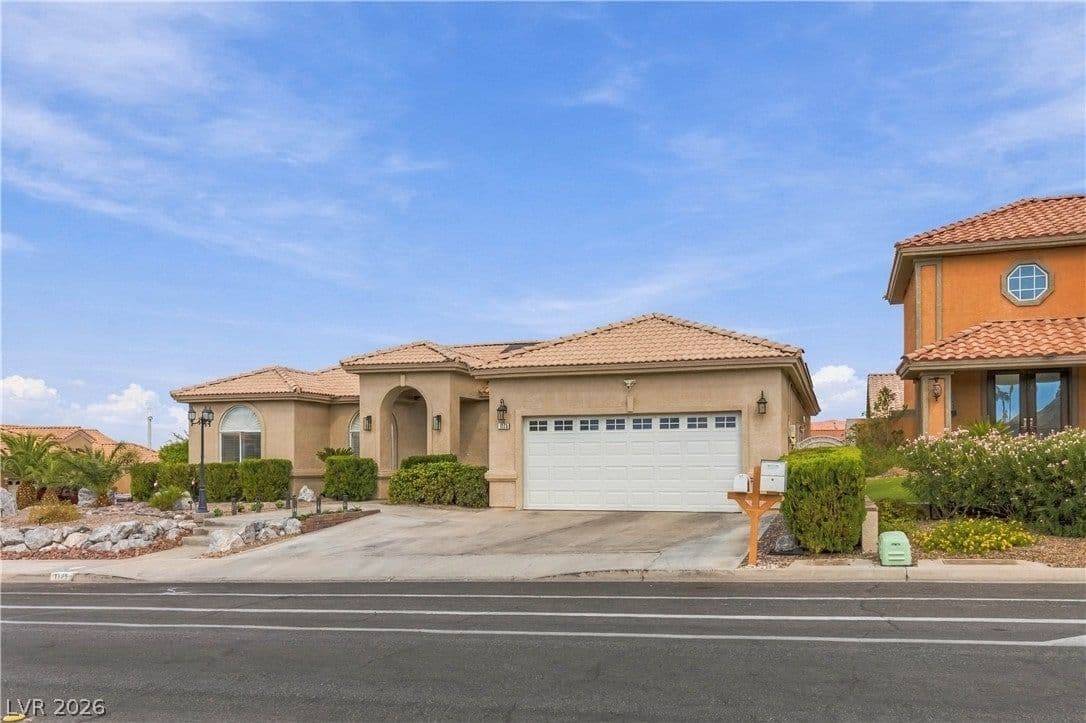 1175 Calico Ridge Drive photo 3