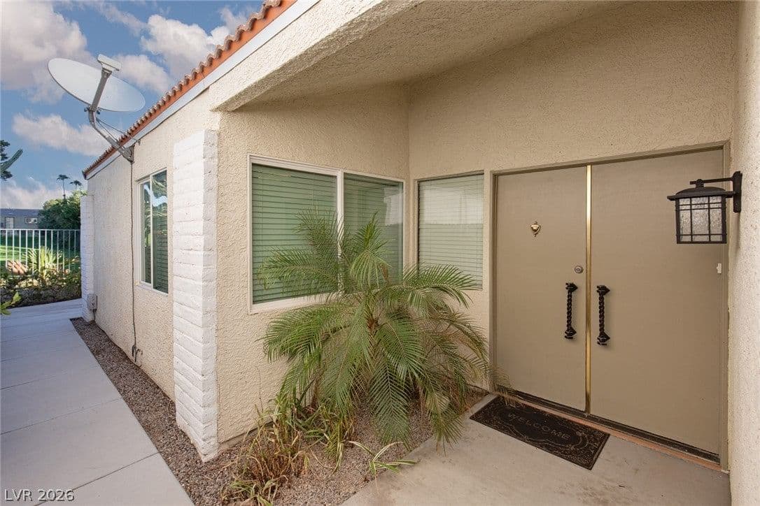 3127 Bel Air Drive photo 2