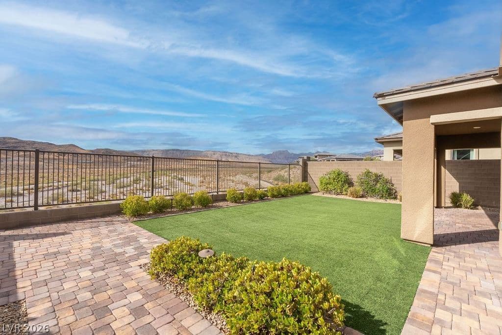 12385 Valley Chase Avenue photo 4