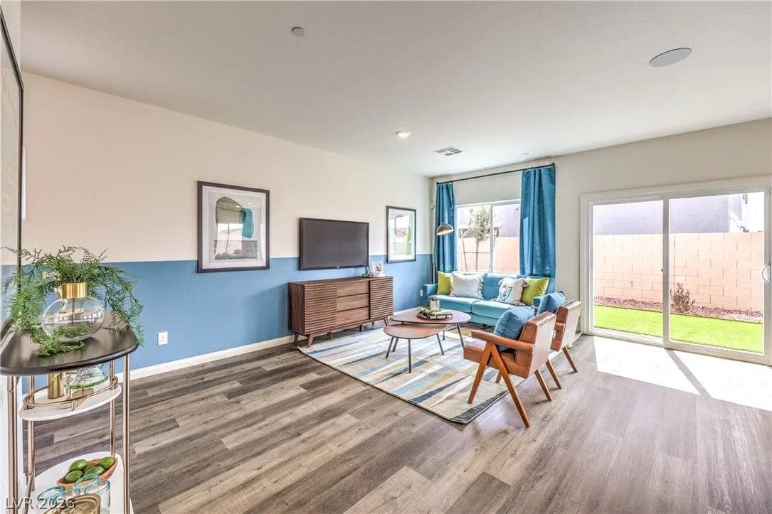 1206 Sun Parakeet Drive photo 3