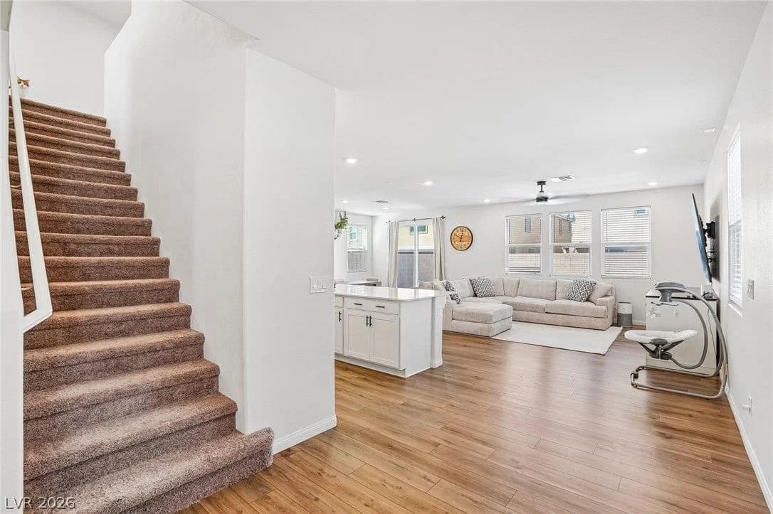 5937 Violet Crown Street photo 2