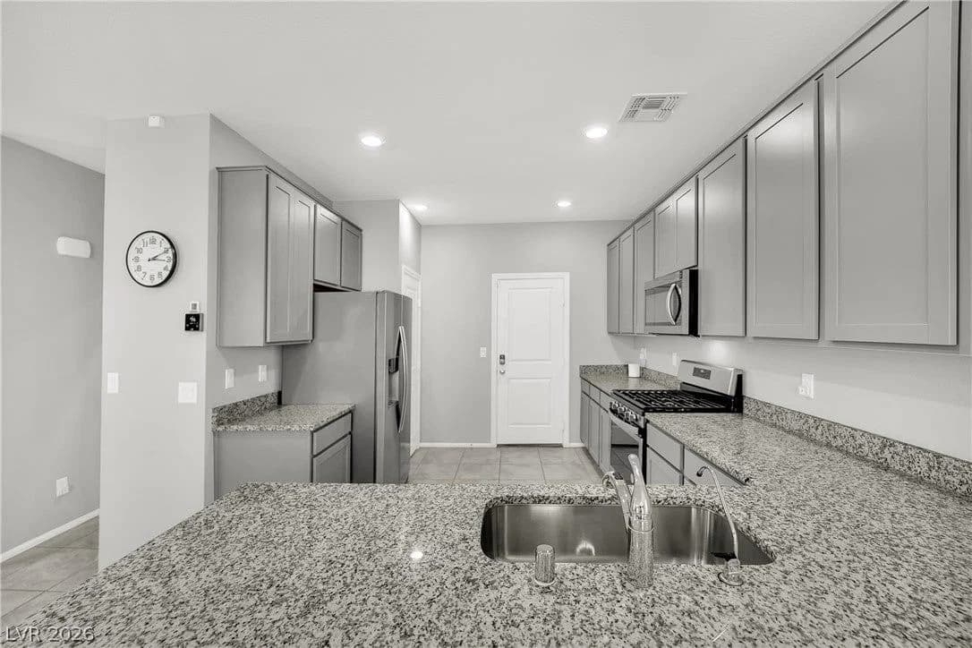 5704 Mia Skye Street photo 3