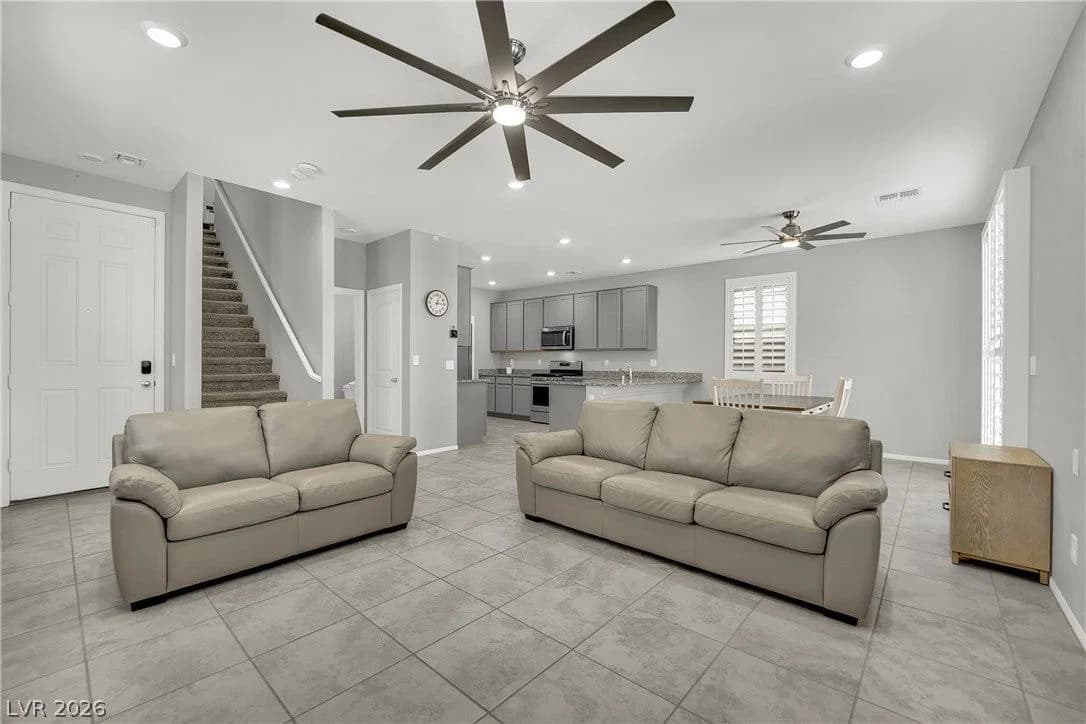 5704 Mia Skye Street photo 4