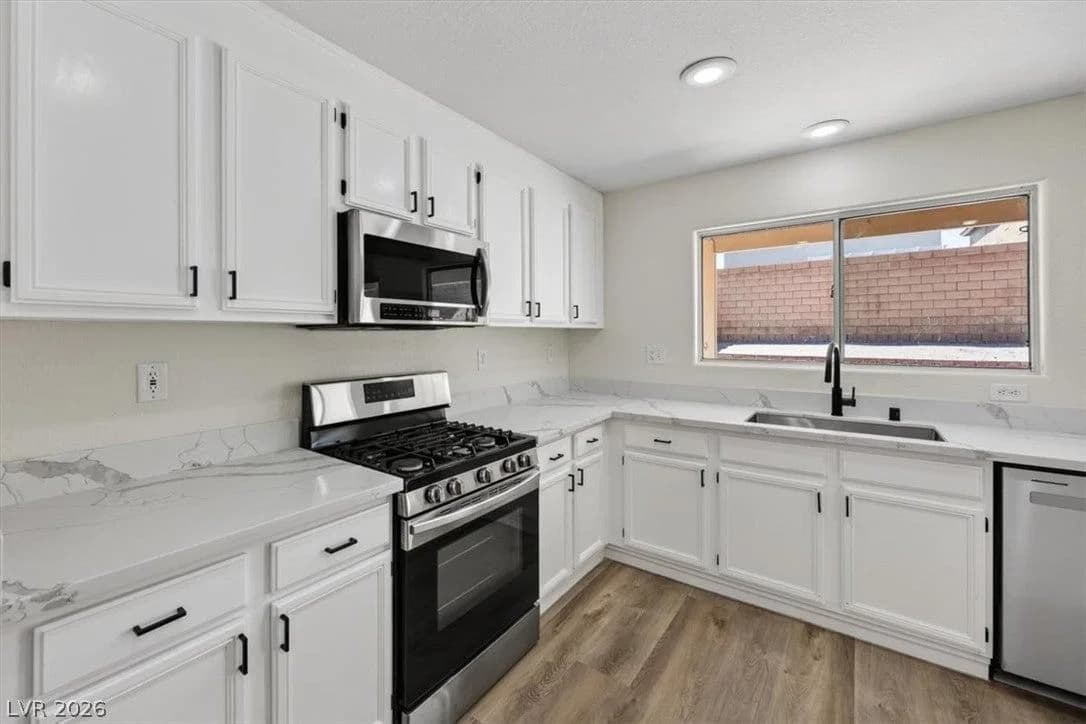 211 Calvino Avenue photo 4