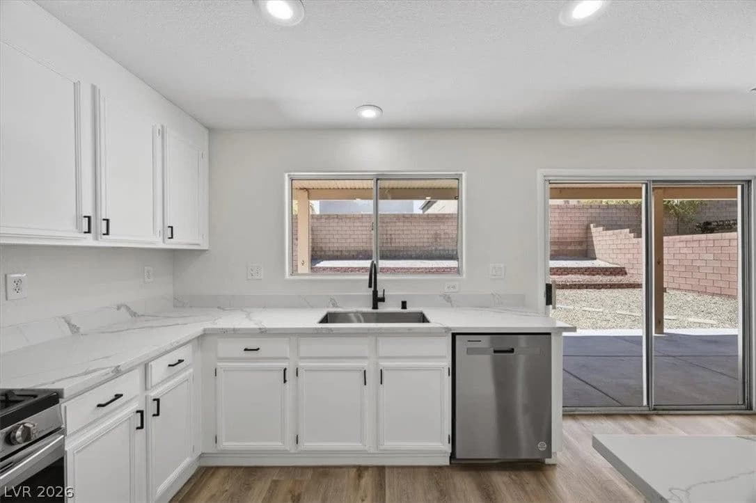 211 Calvino Avenue photo 3