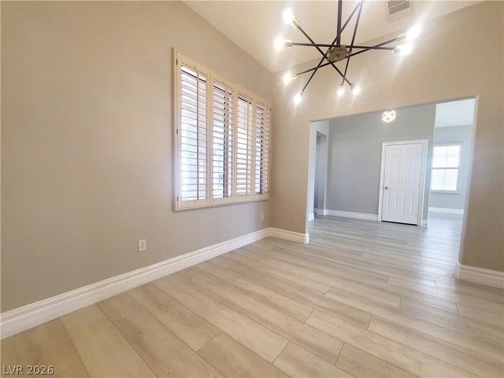 211 Arbour Garden Avenue photo 4