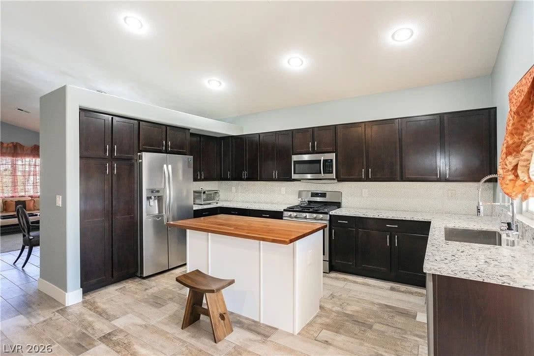 2421 Sunrise Springs Court