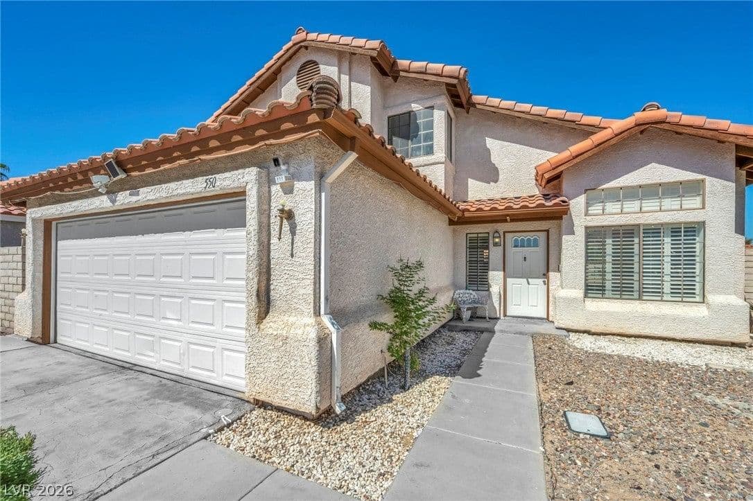 550 Kelsford Drive photo 3