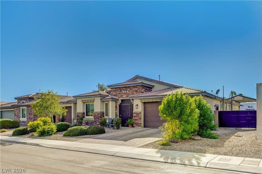 5037 Royal Indigo Street photo 2