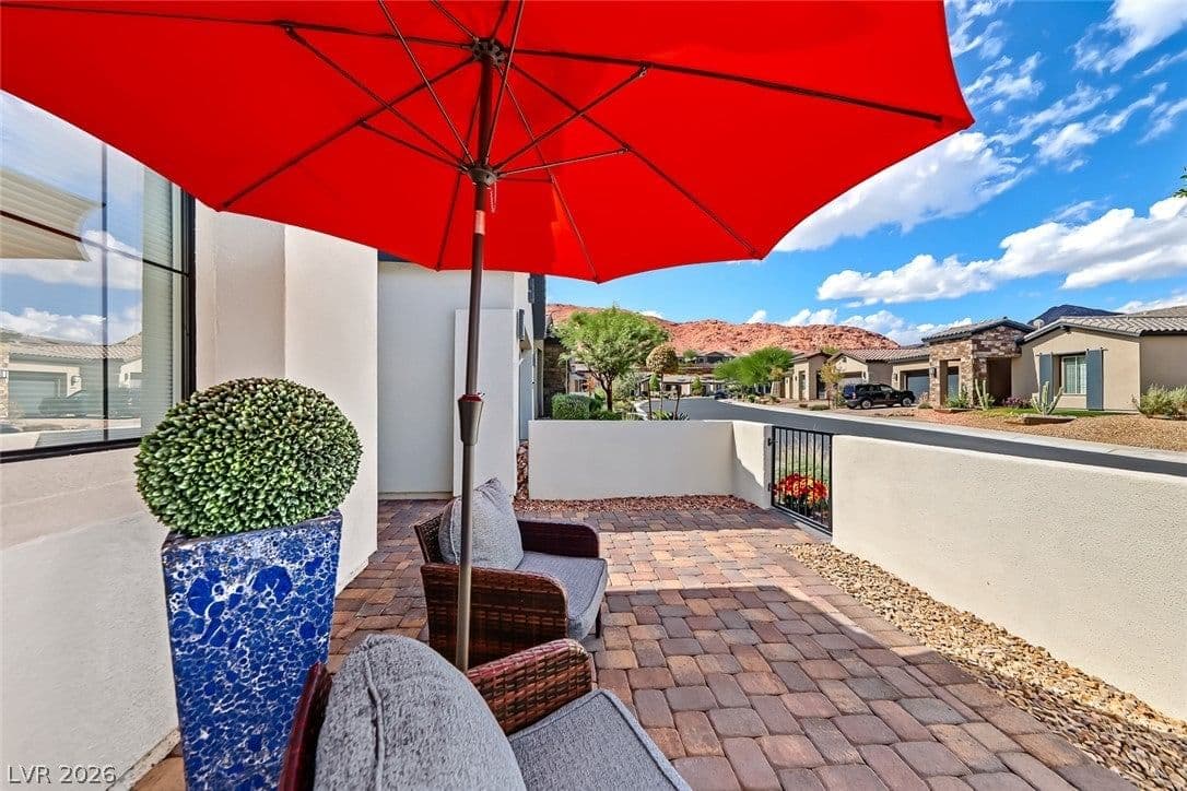23 Arid Crest Avenue photo 5