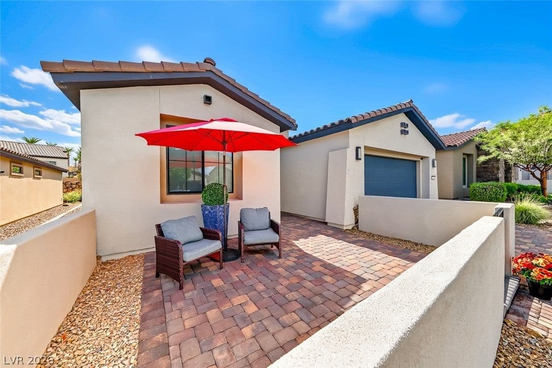 23 Arid Crest Avenue photo 3
