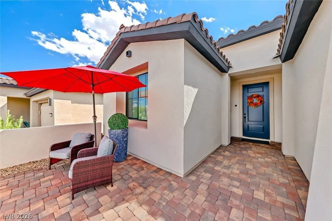 23 Arid Crest Avenue photo 4