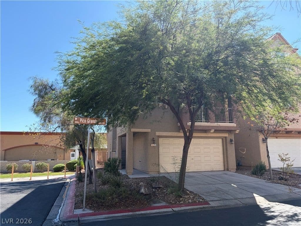 8673 Pico Grande Court photo 3