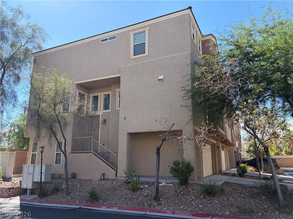 8673 Pico Grande Court photo 4