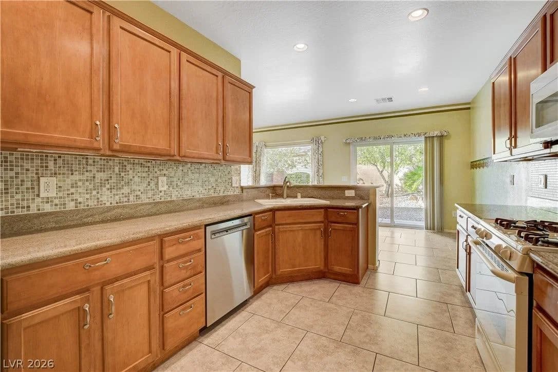 2612 Rock Pigeon Avenue photo 3