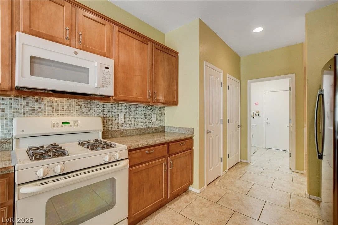 2612 Rock Pigeon Avenue photo 4