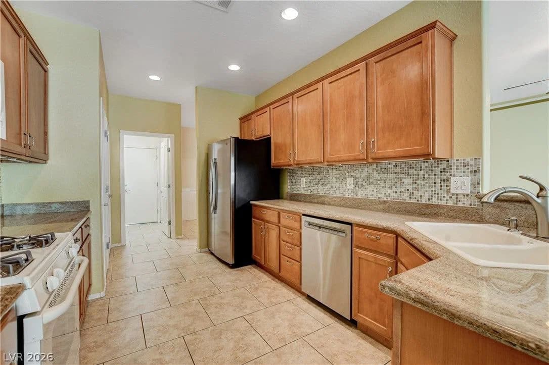 2612 Rock Pigeon Avenue photo 5