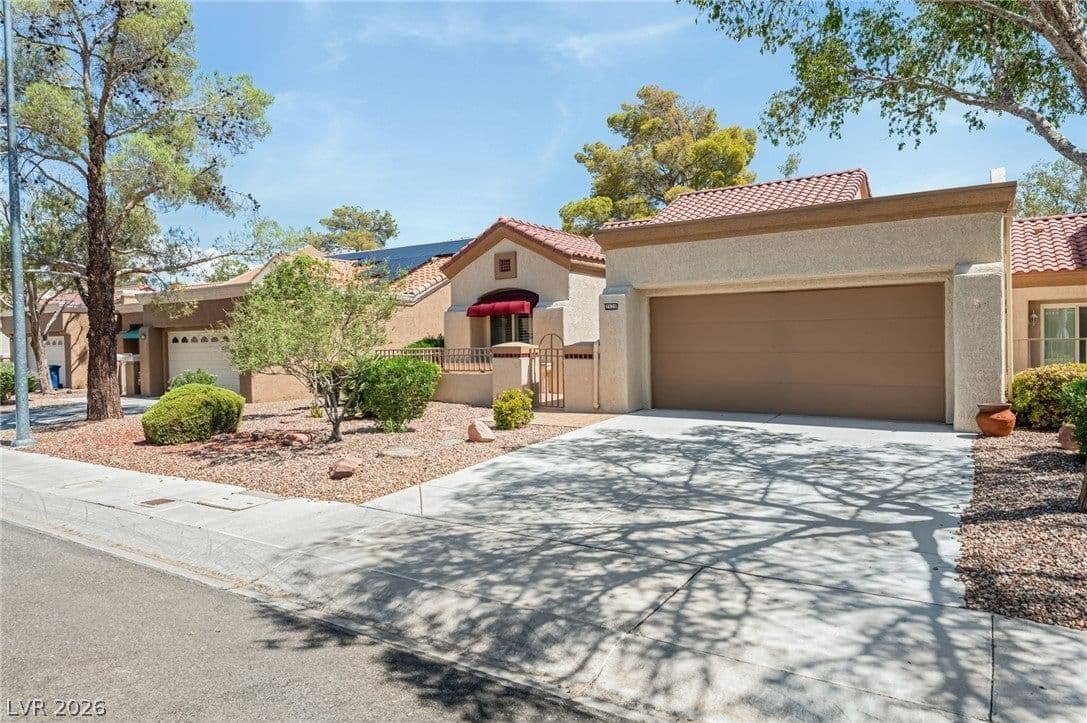 2520 Palmridge Drive photo 2