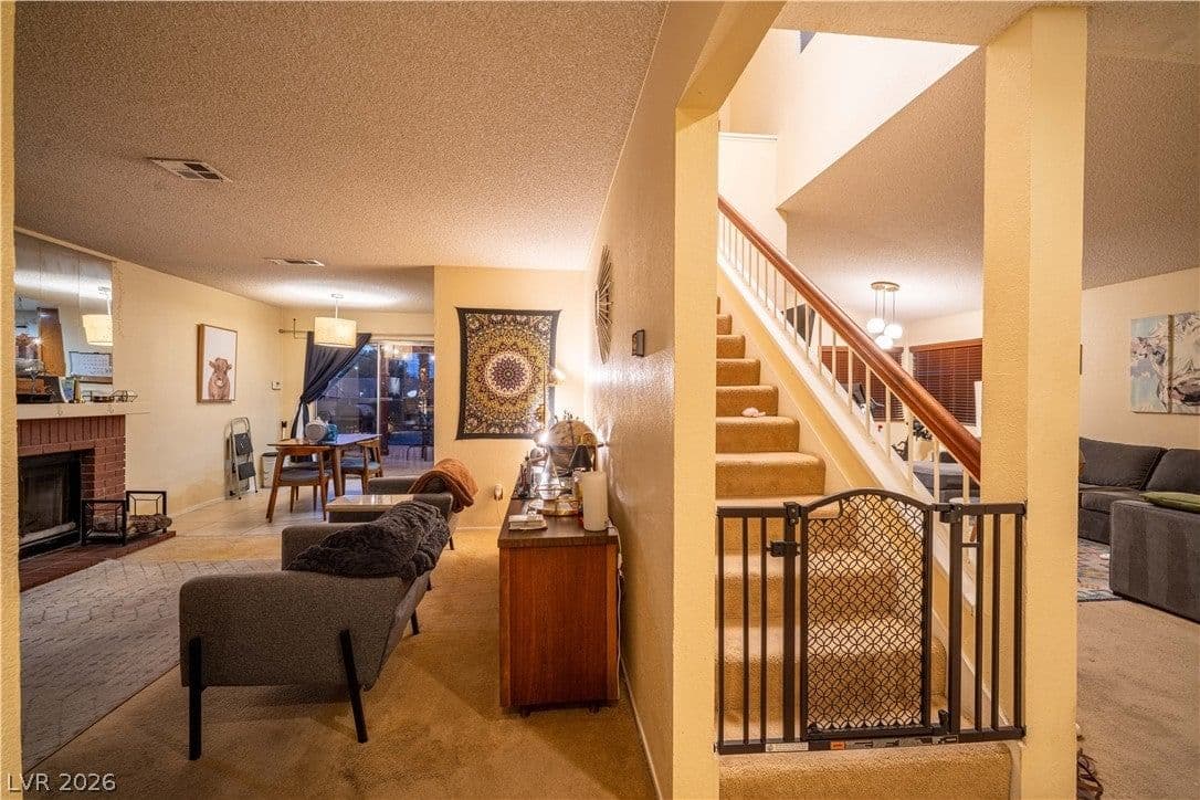 2408 Muirfield Avenue photo 2