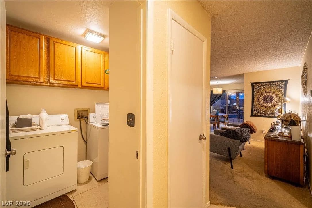 2408 Muirfield Avenue photo 3