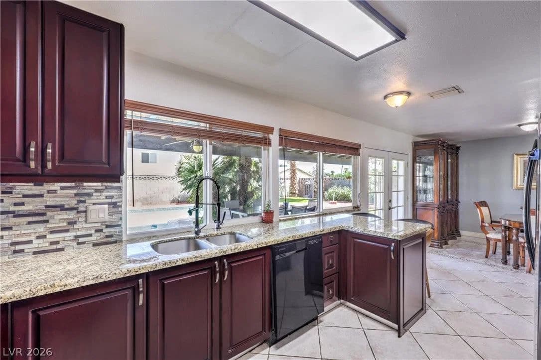 4816 Castle Rock Court photo 5