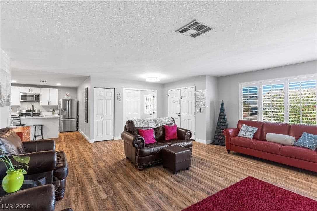 3047 Downing Place photo 5