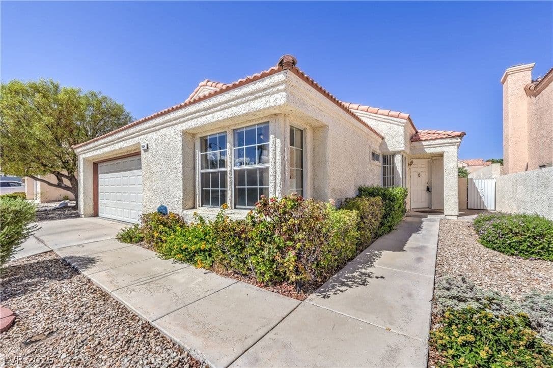 9824 Russett Wood Circle photo 4