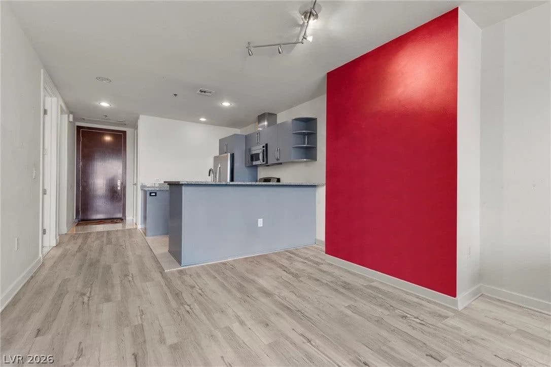 4575 Dean Martin Drive photo 2