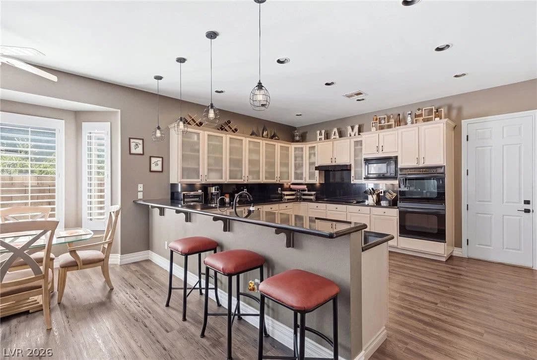 8052 Dark Hollow Place photo 3