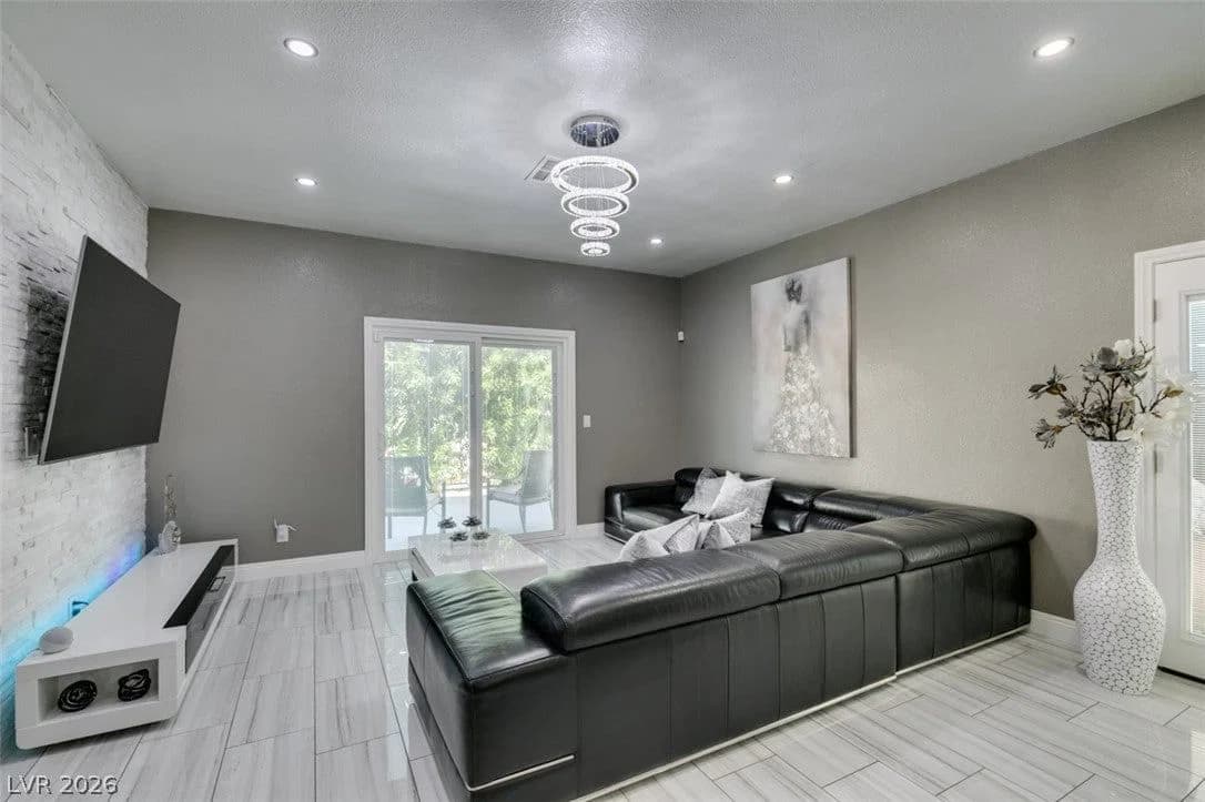 1412 Bow Creek Court photo 4